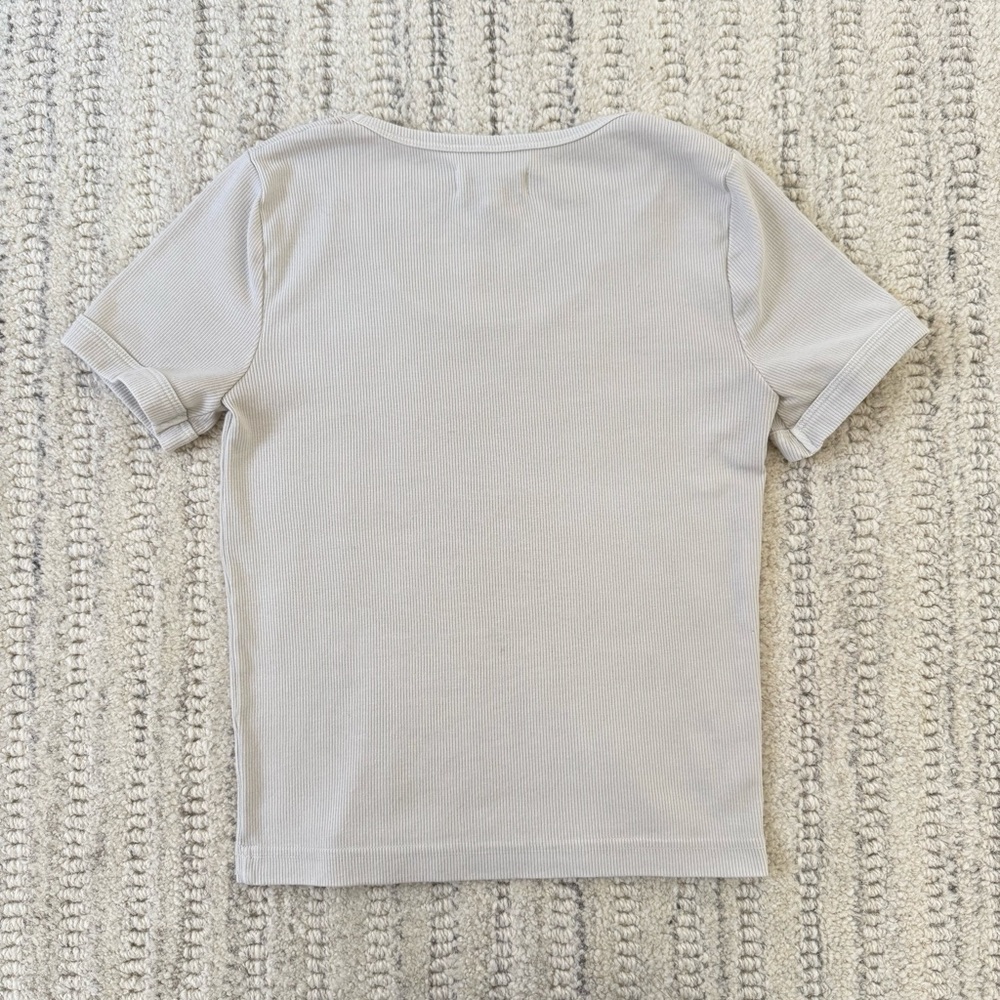 Rivet & Thread Ribbed U-Neck Tee - Picture 4 of 5